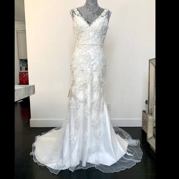 Mia Solano ‘Cate’ Ivory Beaded V Neck Backless Wedding Dress Size 6 - Picture 2 of 9